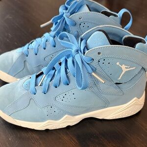 NIKE JORDAN Kids Sneakers. 4Y